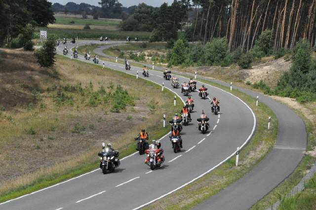 die Bikerparade auf der B 195
